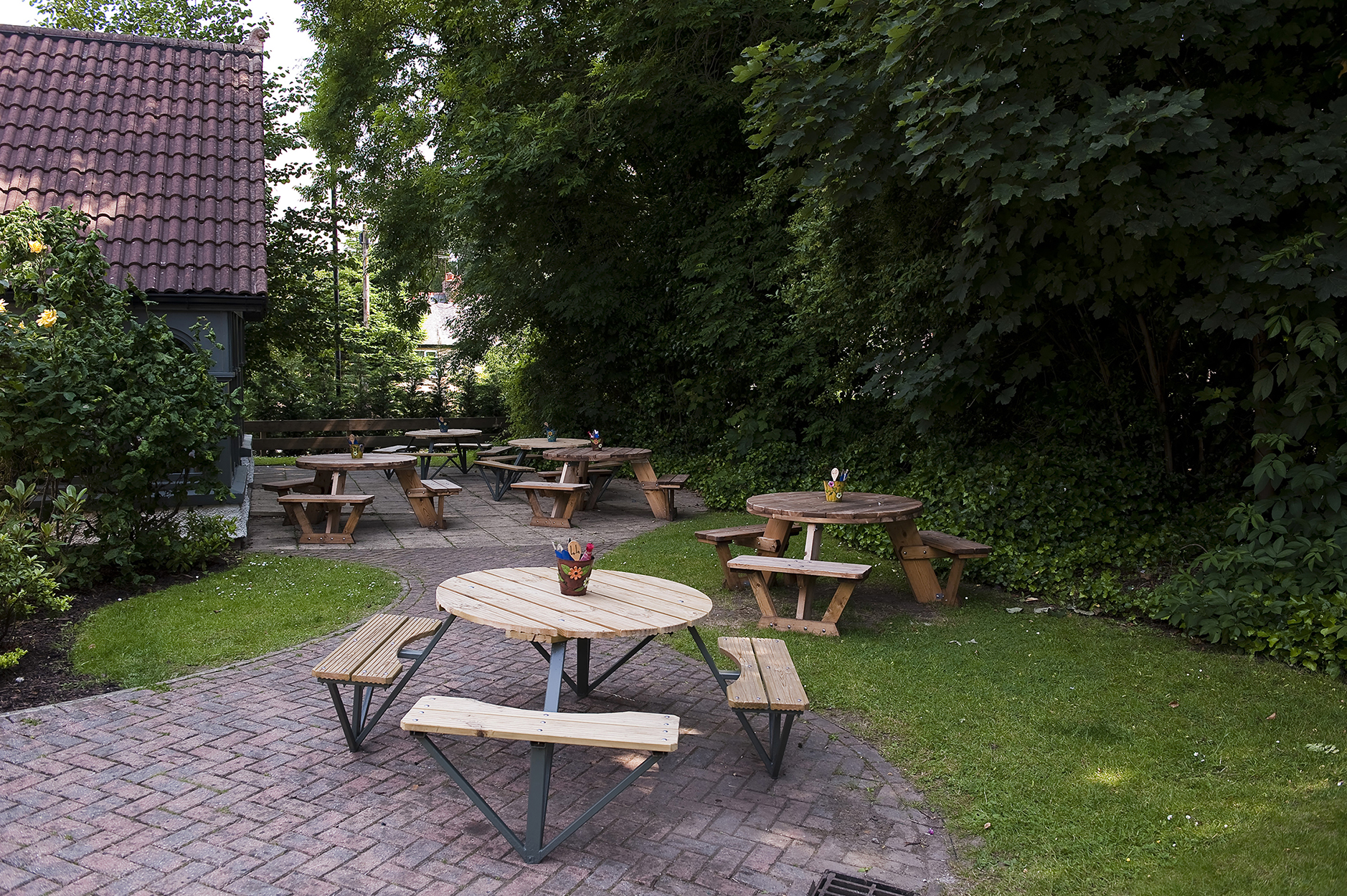 The British Oak Ale House beer garden